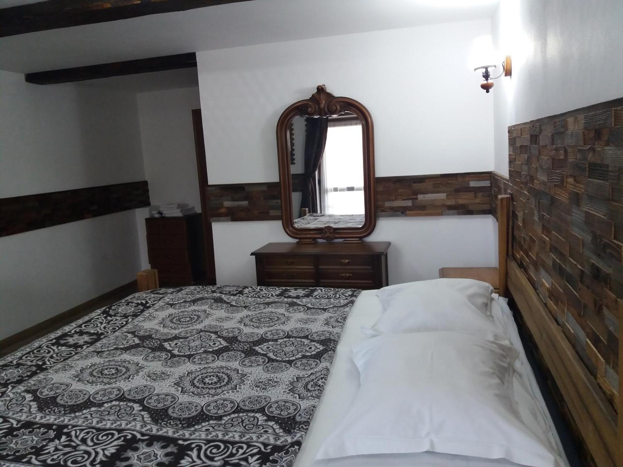 Pensiunea Alunis Hotell Sadova  Rum bild