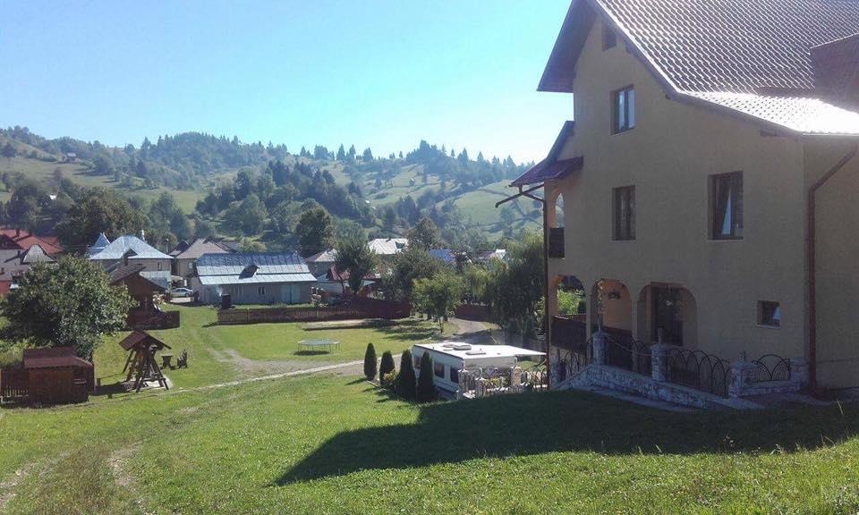 Pensiunea Alunis Hotell Sadova  Exteriör bild